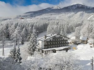 Akakura Onsen Hotel Alp Myoko, ski in, ski out