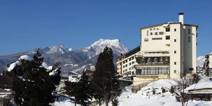 taiko hotel ski rental myoko